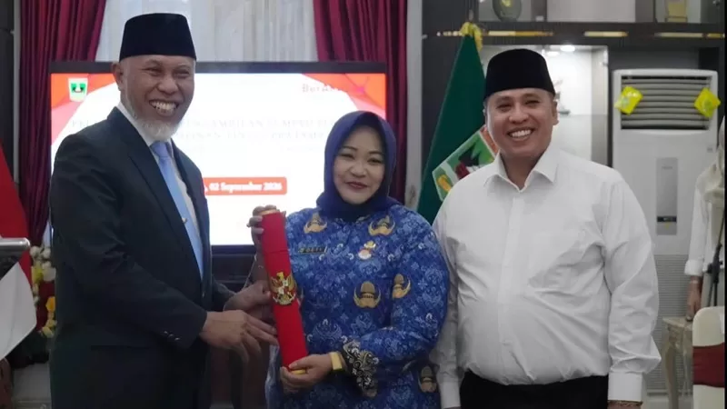 Kuartini Deti Putri dilantik oleh Gubernur Sumatera Barat Mahyeldi Ansharullah di Istana Gubernuran Sumatera Barat, Rabu (2/9/2026). (Foto: Pemko Padang Panjang)