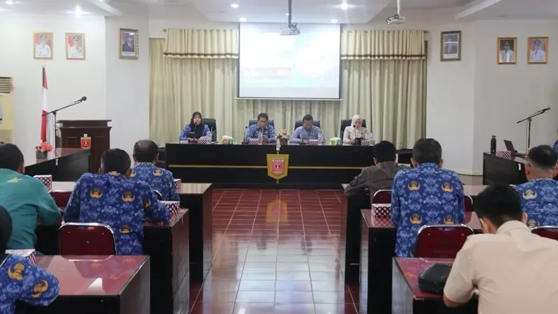 Pemerintah Kabupaten Agam bersama Ombudsman RI Perwakilan Sumatera Barat dalam rapat koordinasi Satuan Tugas (Satgas) MBG Kabupaten Agam di Aula Utama Kantor Bupati Agam, Kamis (17/9/2026). (Foto: Pemkab Agam)