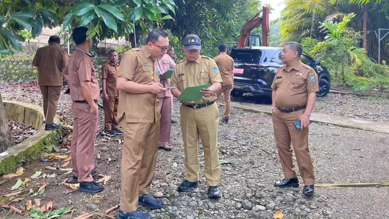  Pemkab Pasaman Barat mulai mematangkan lahan seluas 6,5 hektare yang berada di UPT Benih Dinas Perkebunan dan Peternakan pada Selasa (8/9/2026). (Foto: Pemkab Pasbar)