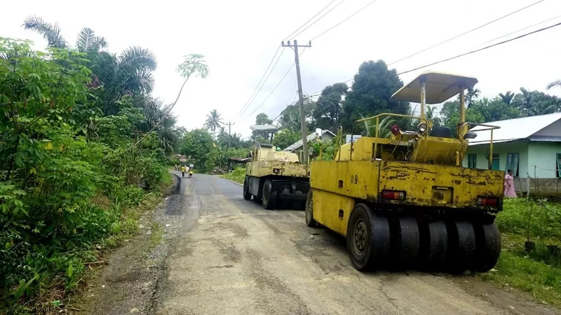  pembangunan ruas Jalan Simpang Tiga Alin–Paraman Ampalu, Kecamatan Gunung Tuleh. (Foto: Pemkab Pasbar)