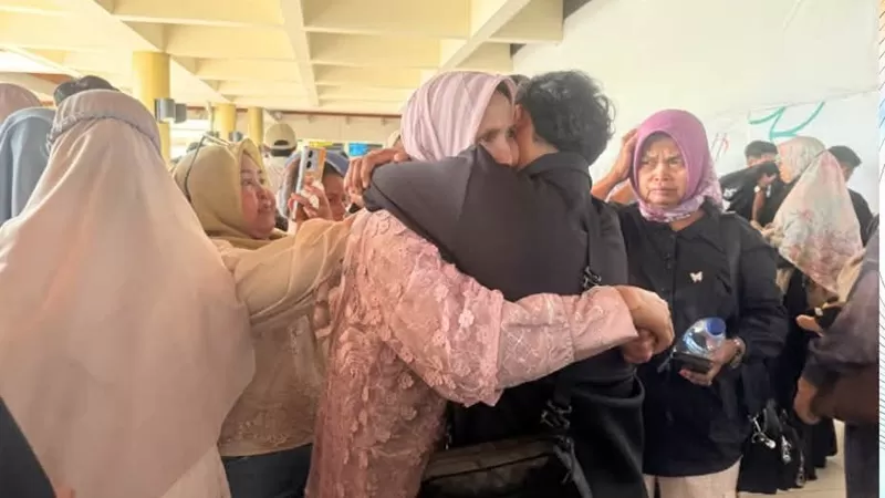 Keberangkatan para calon mahasiswa dilepas langsung Kepala Kantor Wilayah Kementerian Agama Provinsi Sumatera Barat, Mustafa, di Bandara Internasional Minangkabau (BIM), Senin (28/9/2026). (Foto: Kemenag)
