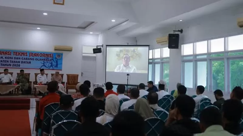 Rapat Koordinasi Teknis (Rakornis) Dana Hibah KONI yang dilanjutkan dengan bimbingan teknis, Jumat (25/9/2026). (Foto: Pemkab Tanah Datar)