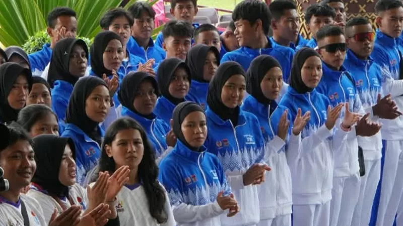 Pelepasan atlet Kota Padang menghadapi Porprov Sumbar XVI di Lobi Balai Kota Padang, Aie Pacah, Kamis (1/10/2026) siang. (Dok. Diskominfo)