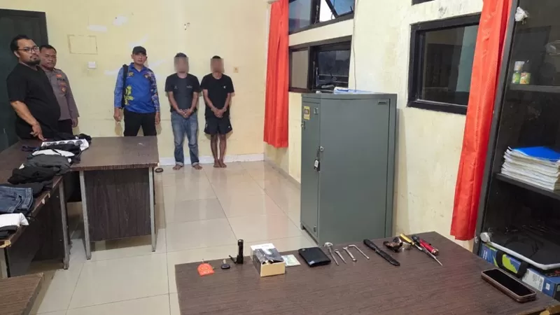 Barang bukti terkait dugaan pencurian kendaraan bermotor roda empat yang diamankan Tim Klewang Satreskrim Polresta Padang. (Dok. Satreskrim)