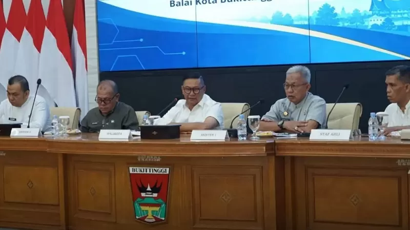 Rapat Evaluasi Perlindungan Sosial (Perlinsos) Digital Tahun 2026 di Aula Balai Kota Bukittinggi, Rabu (30/9/2026). (Foto: Pemko Bukittinggi)