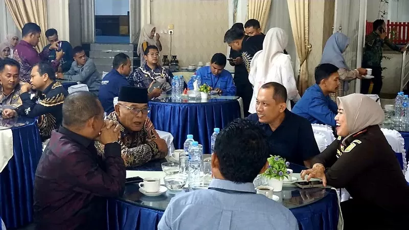  Rapat Koordinasi (Rakor) pembangunan SNT yang digelar di Aula Rumah Dinas Bupati Pasaman Barat, Kamis (8/10/2026). (Foto: Pemkab Pasbar)