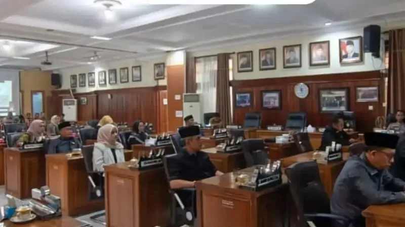 Rapat paripurna di Gedung DPRD Kota Bukittinggi, Selasa (13/10/2026). (Foto: Pemko Bukittinggi)