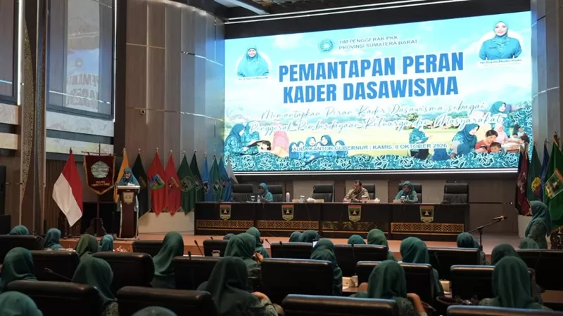 Penguatan peran tersebut menjadi salah satu fokus dalam Orientasi Dasawisma Pemantapan Peran Kader Dasawisma se-Sumatera Barat (Sumbar) Tahun 2026 yang digelar di Aula Kantor Gubernur, Kamis (8/10/2026). (Foto: Pemprov Sumbar)