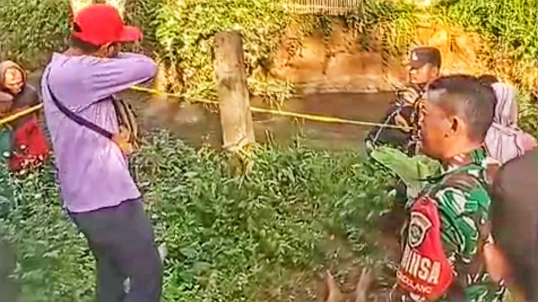 Lokasi penemuan mayat laki-laki di bantaran sungai Citarik Desa Sindulang Kecamatan Cimanggung. (Foto : Istimewa)