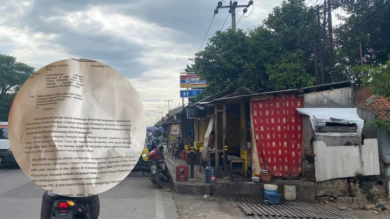 Sejumlah lapak pedagang kaki lima tampak berdiri di bahu jalan raya Bandung - Garut, Cimanggung -Kabupaten Sumedang.(foto - istimewa)