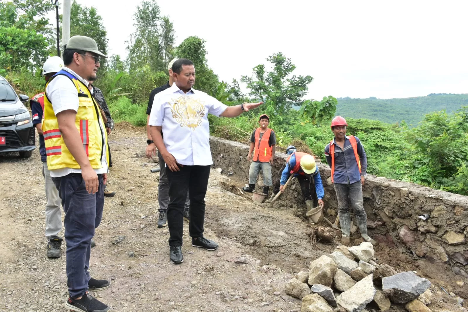 Bupati Sumedang Tinjau Perbaikan Jalan Congeang-Ujungjaya