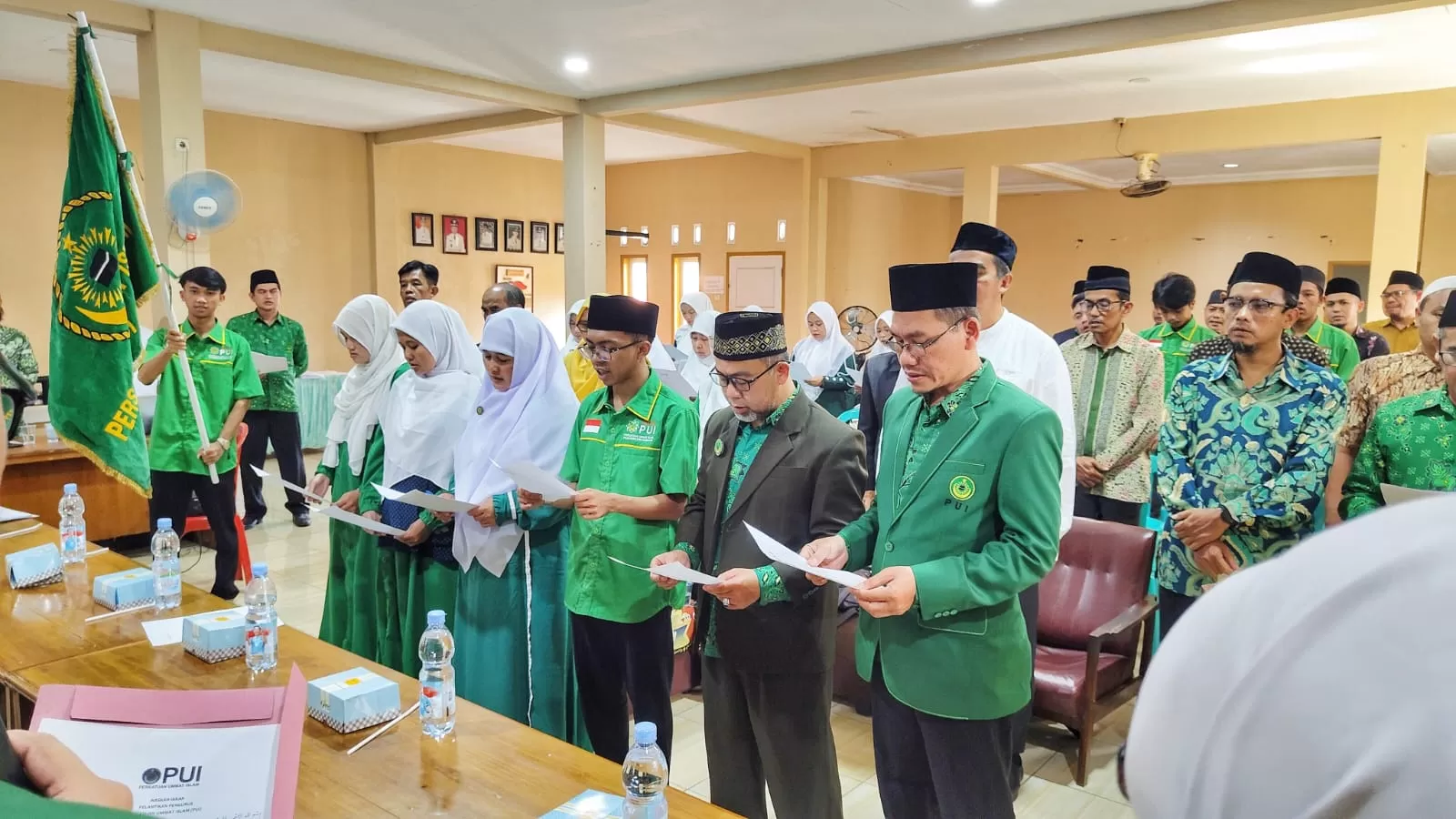 Prosesi pelantikan pengurus PUI Sumedang periode 2025-2030. 