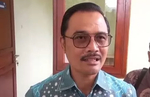 Kadisdik Kabupaten Sumedang, Dr. Eka Ganjar Kurniawan saat Diwawancarai Awak Media (Foto : Istimewa) 