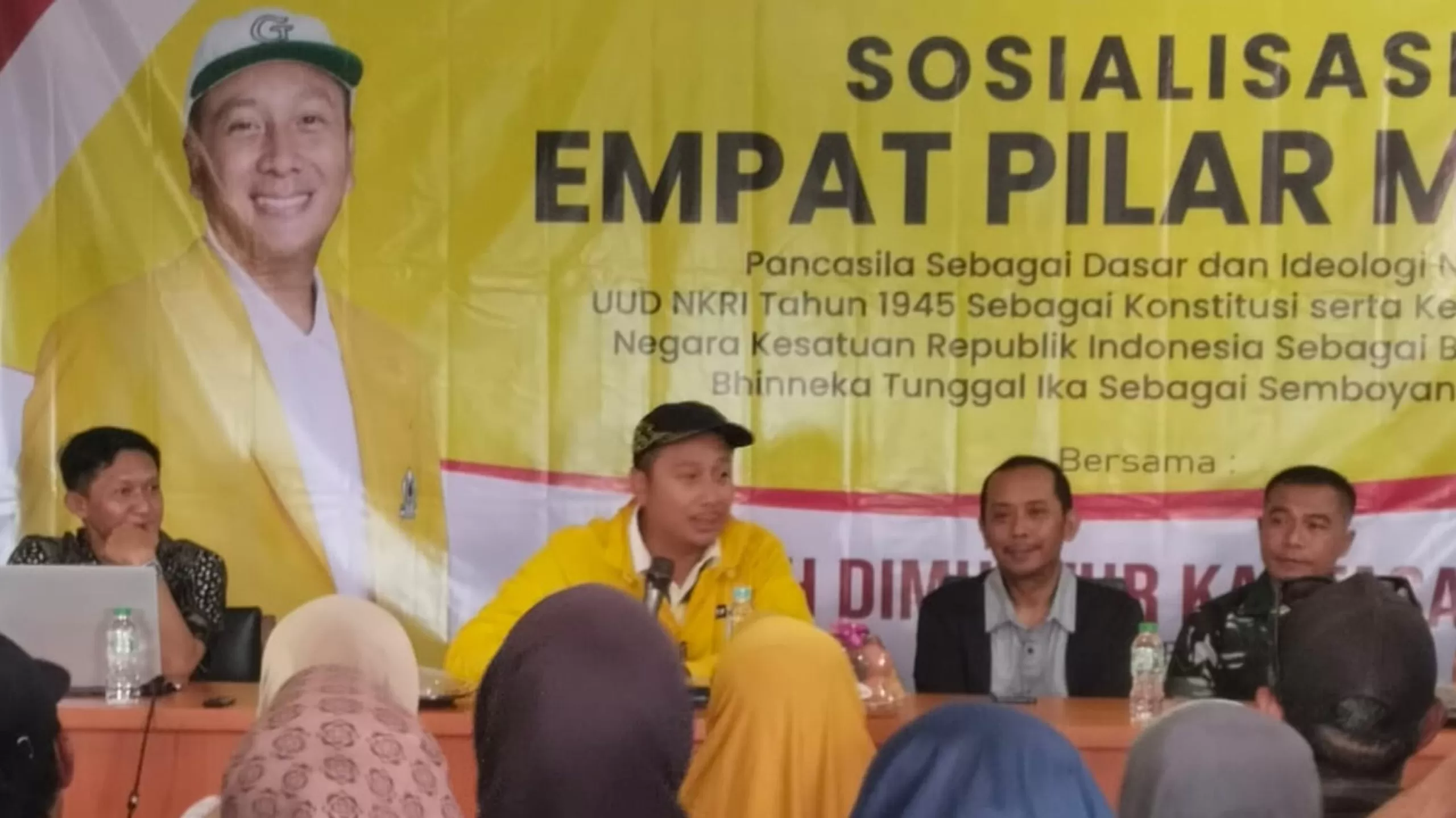 Anggota DPR/MPR RI Galih Dimuntur Kartasasmita saat sosialisasi 4 Pilar Kebangsaan di Sumedang. (Foto : Istimewa)