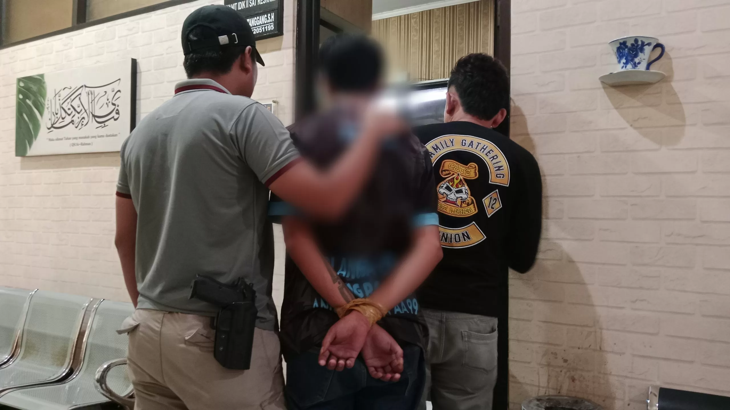 Terduga pelaku percobaan curanmor berinisial YT (20) saat dibekuk Tim Resmob Polres Sumedang (Foto : Istimewa) 