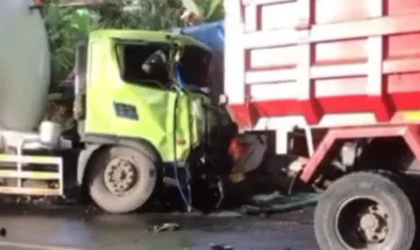 Kendaraan Truk yang Terlibat Kecelakaan di Paseh (Foto : Istimewa) 