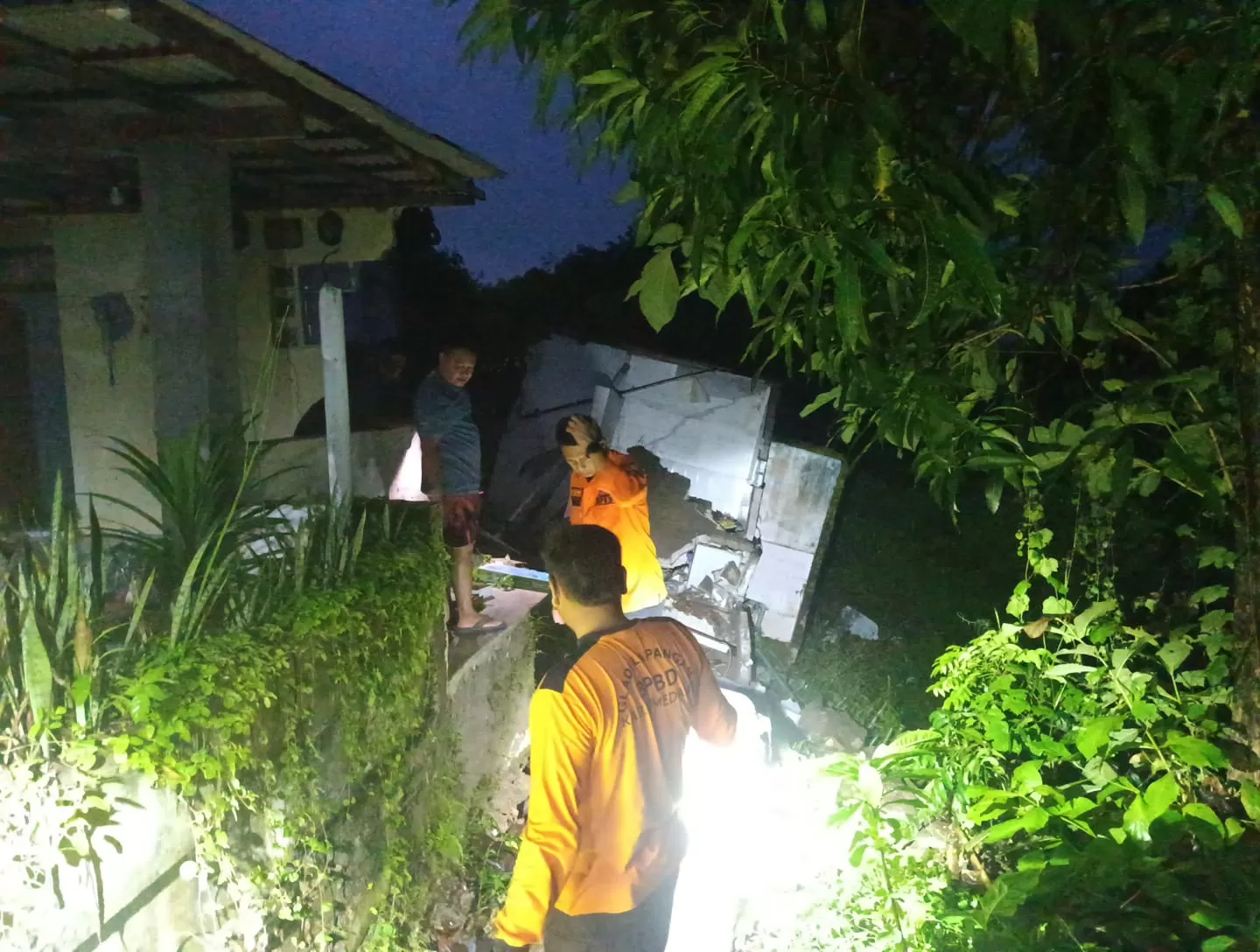 Pergerakan tanah rusak 3 rumah di Tomo Sumedang