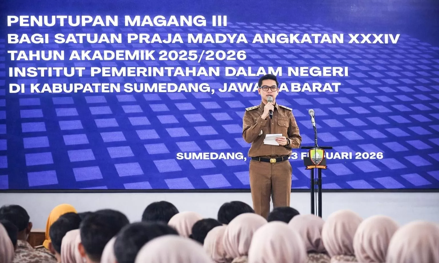 Wabup Fajar Tutup Magang III Praja IPDN di Sumedang di Aula Tampomas Pusat Pemerintahan Sumedang (Foto : Istimewa) 