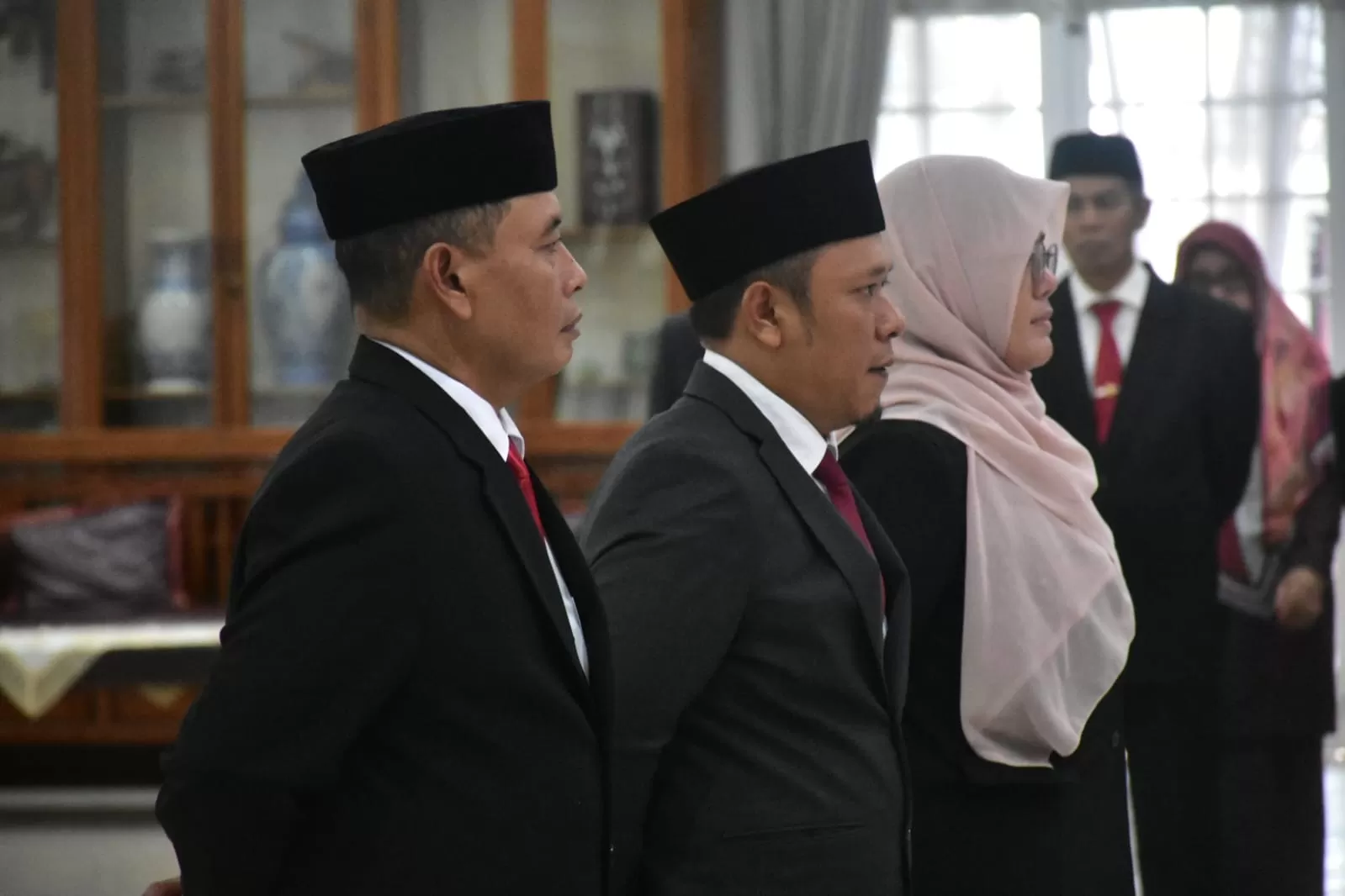 Tiga pejabat eselon II yang dilantik Bupati Sumedang pada Jum'at (6/3). (Foto : Istimewa)
