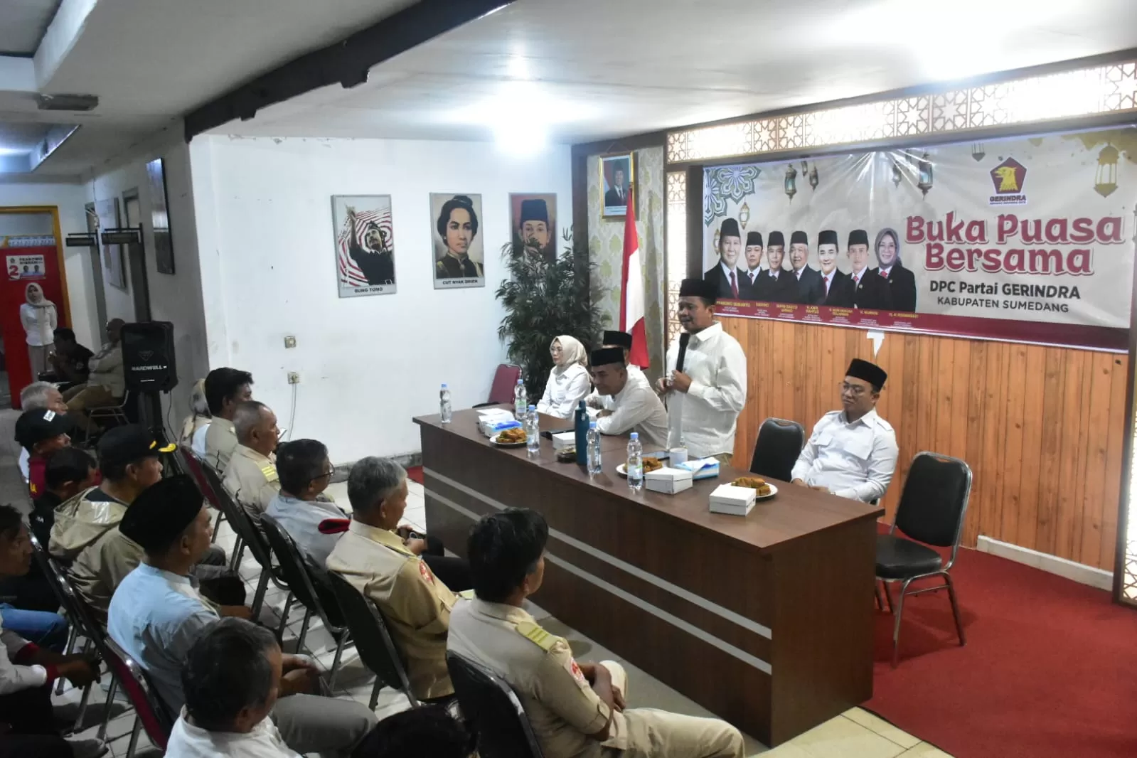 Bupati Sumedang H Dony Ahmad Munir saat sambutan di Acara Bukber DPC Partai Gerindra Kab. Sumedang. ist