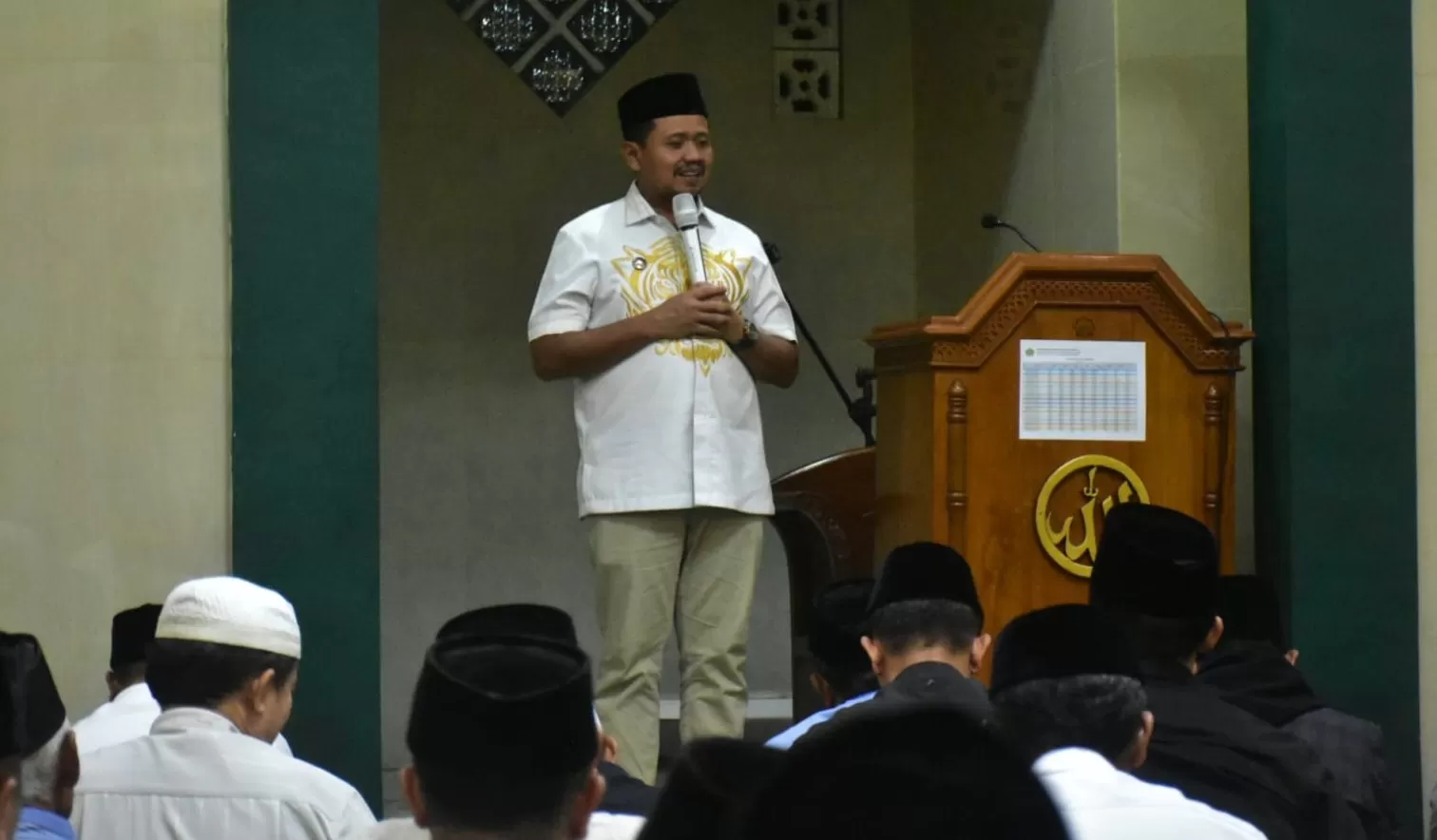 Bupati Sumedang, Dony Ahmad Munir saat Safari Ramadan di Dusun Margalaksana, Desa Hegarmanah Kecamatan Jatinangor (Foto : Istimewa) 