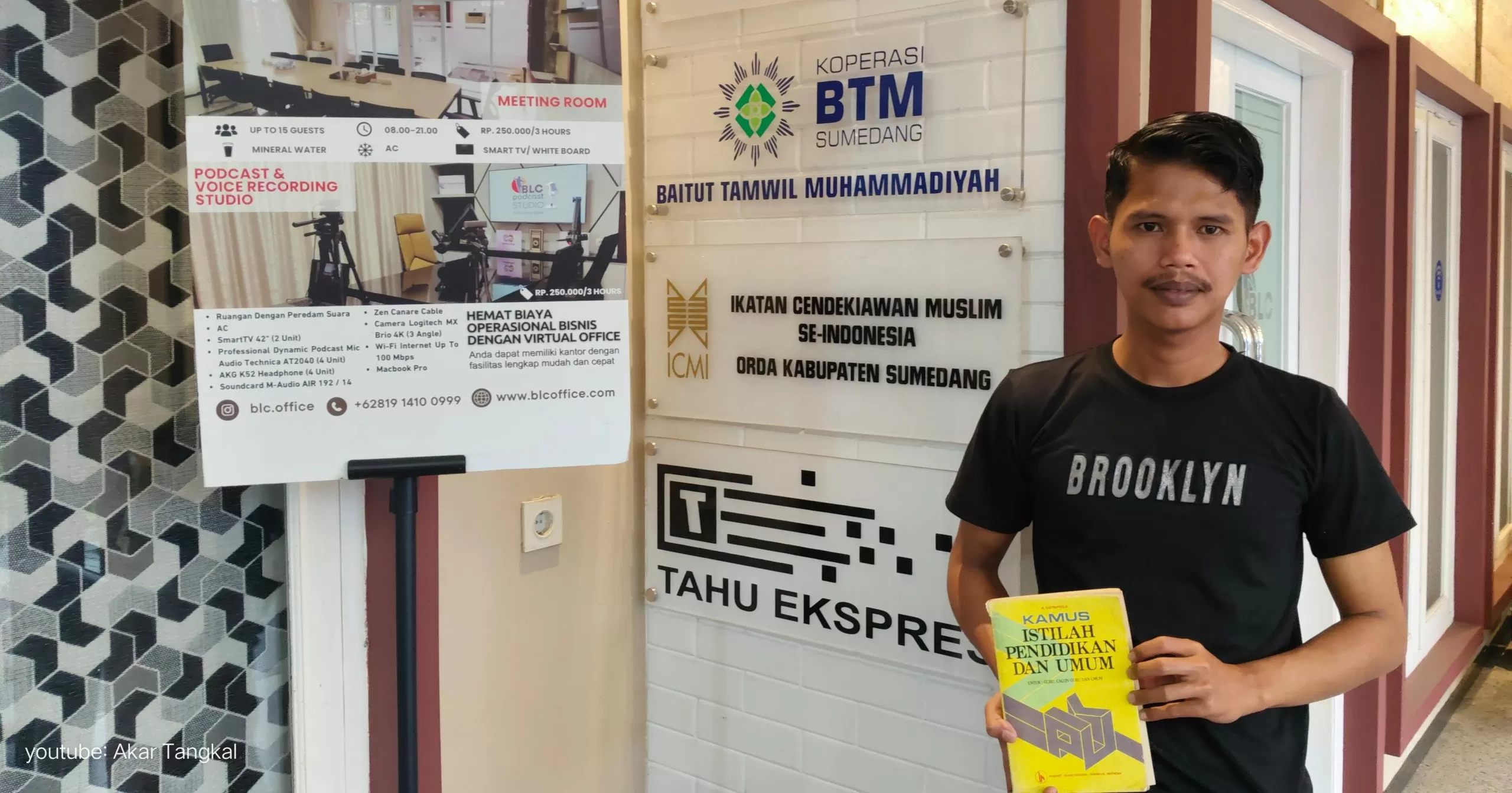 Abdul Gofur (26), Cucu dari Mustofa Sastrapradja.