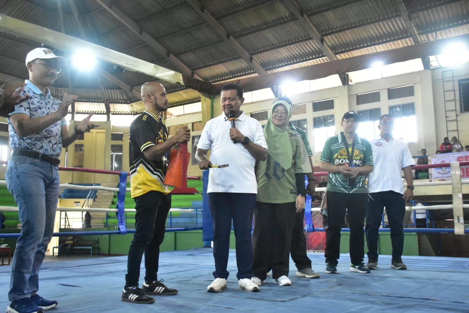Bupati Sumedang, saat membuka acara turnamen boxing/ Bupati Cup. (Foto : Istimewa )