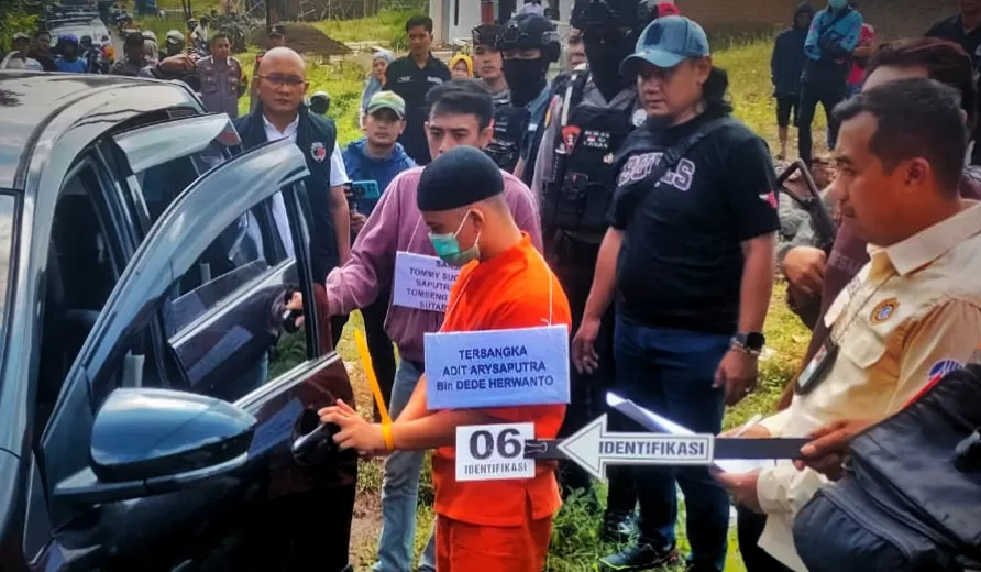 Rekonstruksi Kasus Pencurian dengan Kekerasan yang Disertai Pembunuhan di Girimukti Sumedang (Foto : Istimewa) 