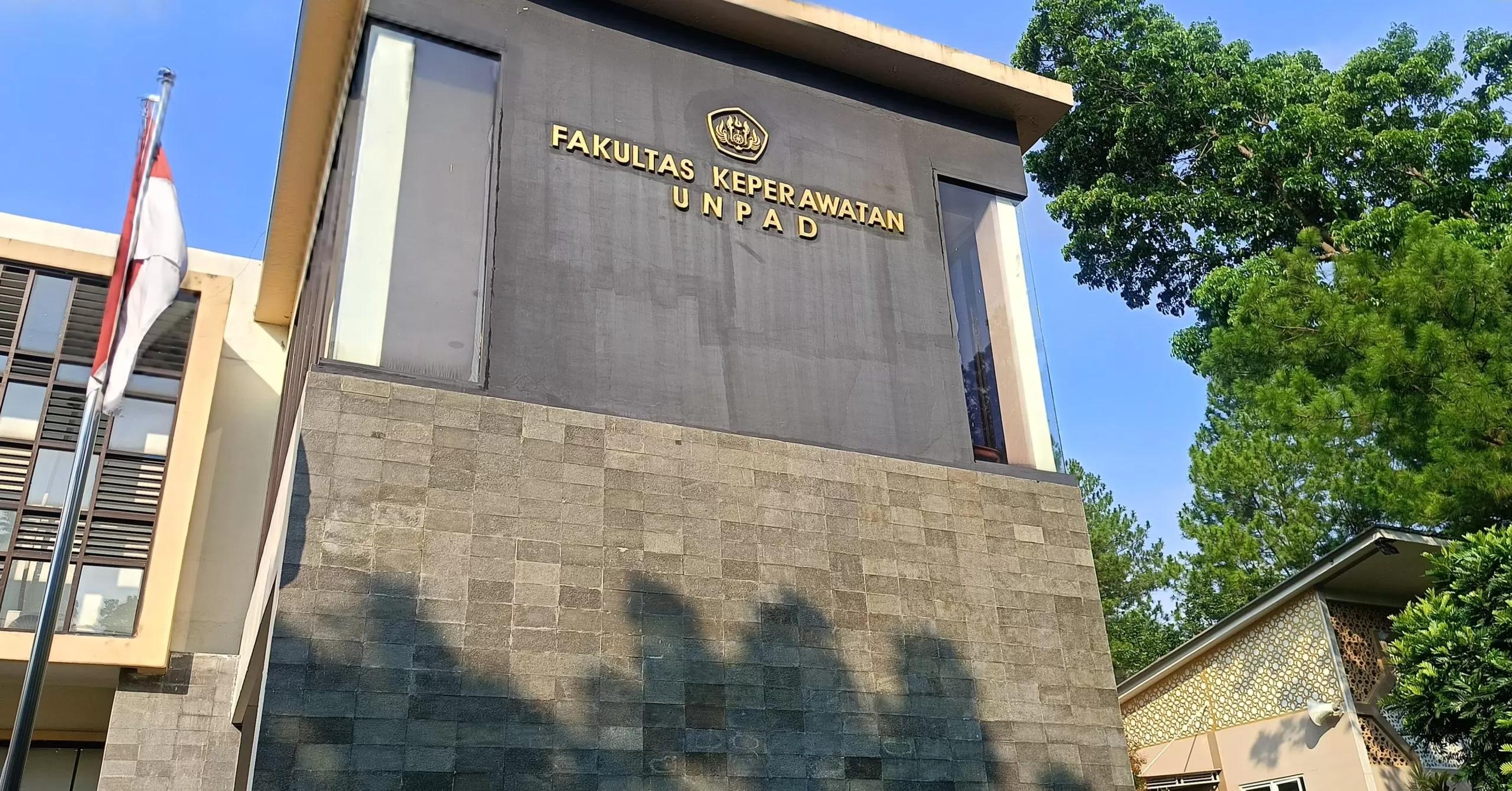 Tampak Depan Gedung Fakultas Keperawatan Universitas Padjadjaran (Foto : Istimewa) 