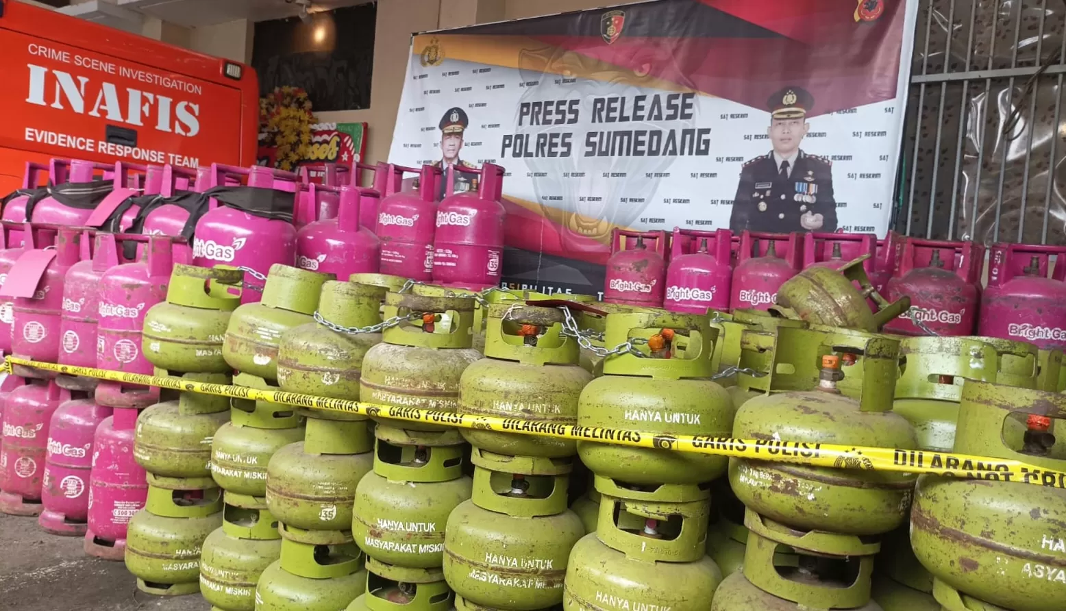 Sejumlah Barang Bukti Gas LPG Bersubsidi yang Diamankan Polres Sumedang (Foto : Istimewa) 