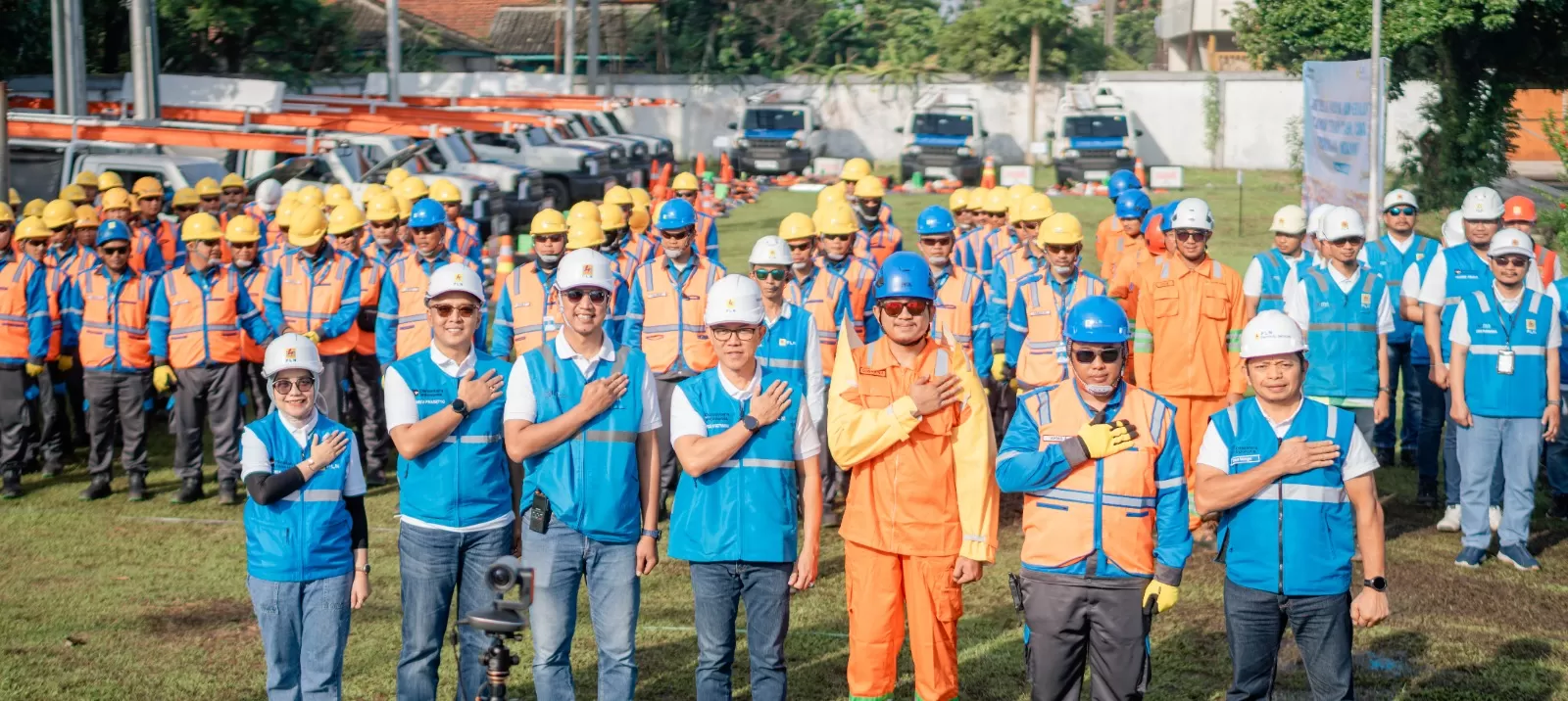 Petugas PLN UID Jabar bersiaga hadapi momentum Idul Adha dan Waisak 2026, Selasa (26/5/2026). (FOTO: dok PLN)