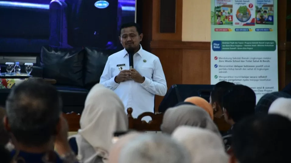 Bupati Sumedang, H Dony Ahmad Munir saat memberikan sambutan. (foto : istimewa)