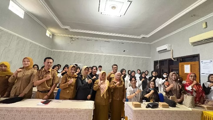 Foto bersama dalam acara pembukaan PWK di LPKMA Sumedang, (foto : dedis)