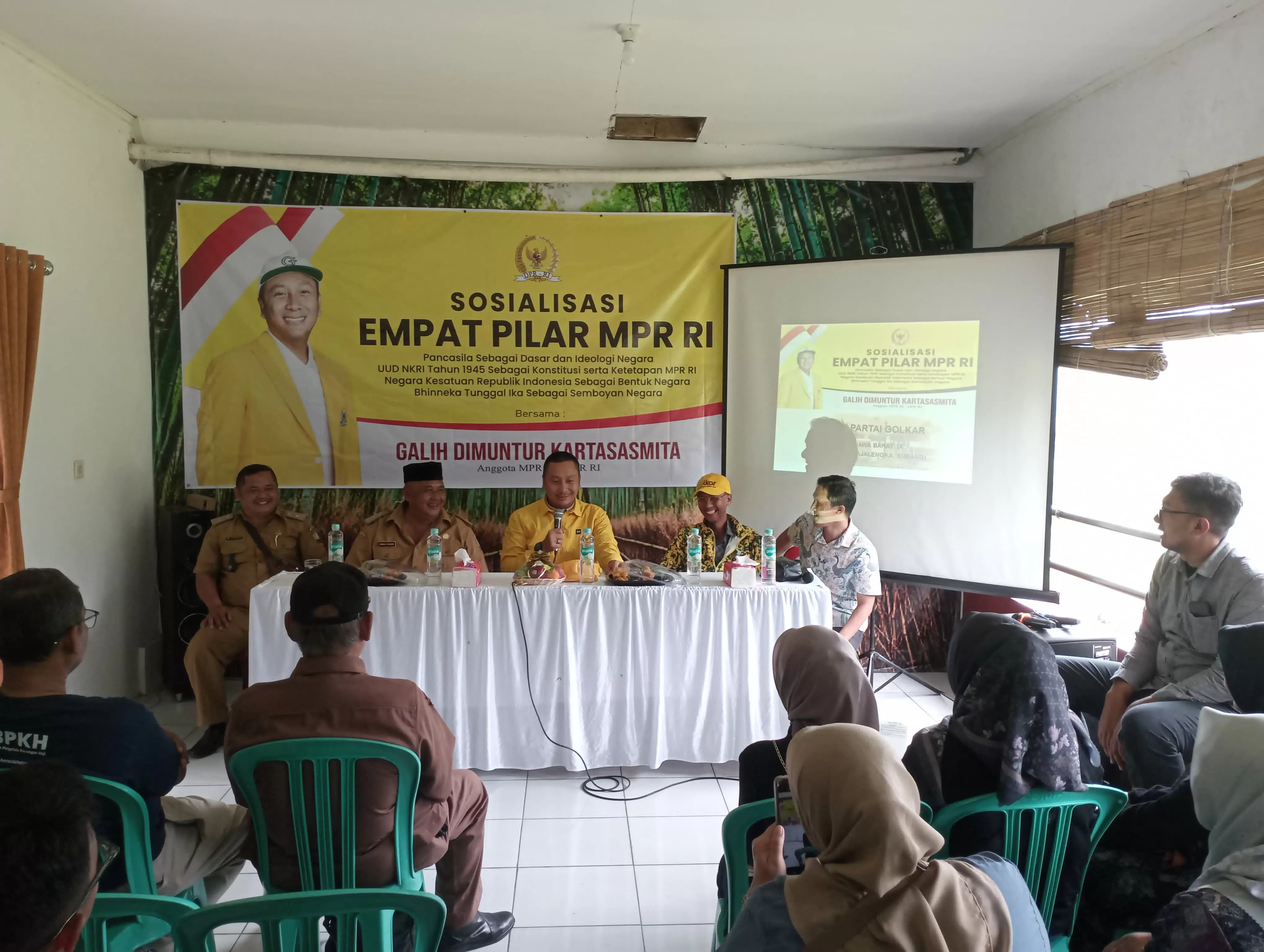 Anggota DPR RI Galih Dimuntur Kartasasmita saat sosialisasi 4 Pilar di Rancakalong. (Foto : Istimewa)