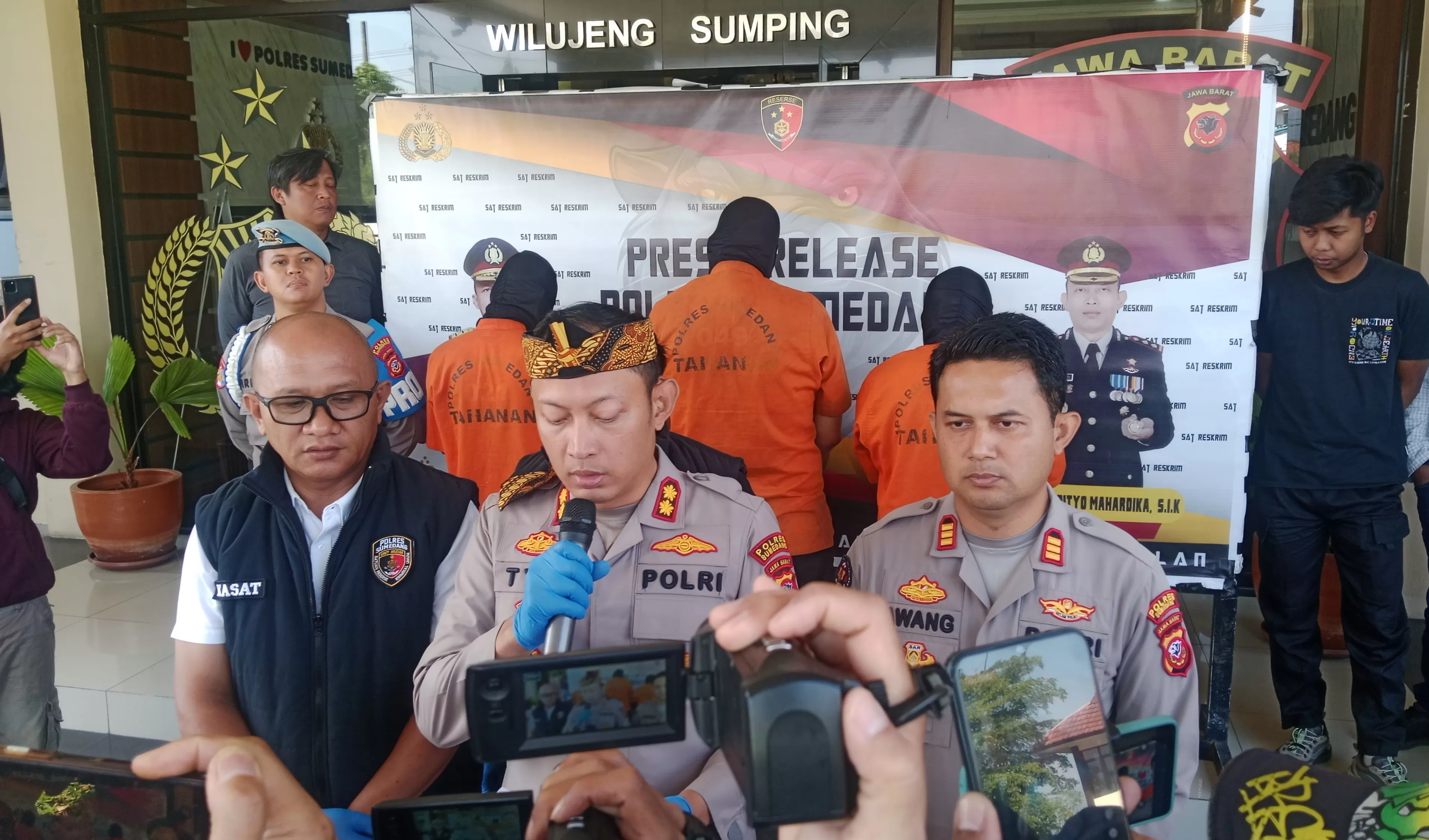 Press Release Ungkap Kasus Perampok Berkedok Wartawan dan Beacukai hingga Polisi (Foto : Istimewa) 