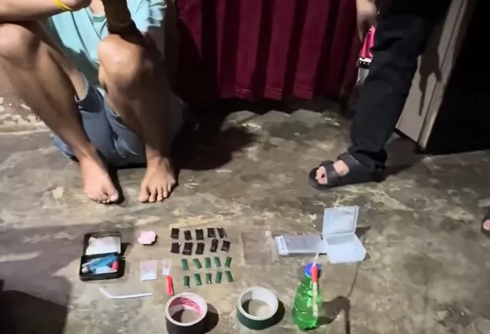 Saat Penggeledahan Salah satu Pelaku Pngedar Sabu oleh Satreskoba Polres Sumedang (Foto : Istimewa) 