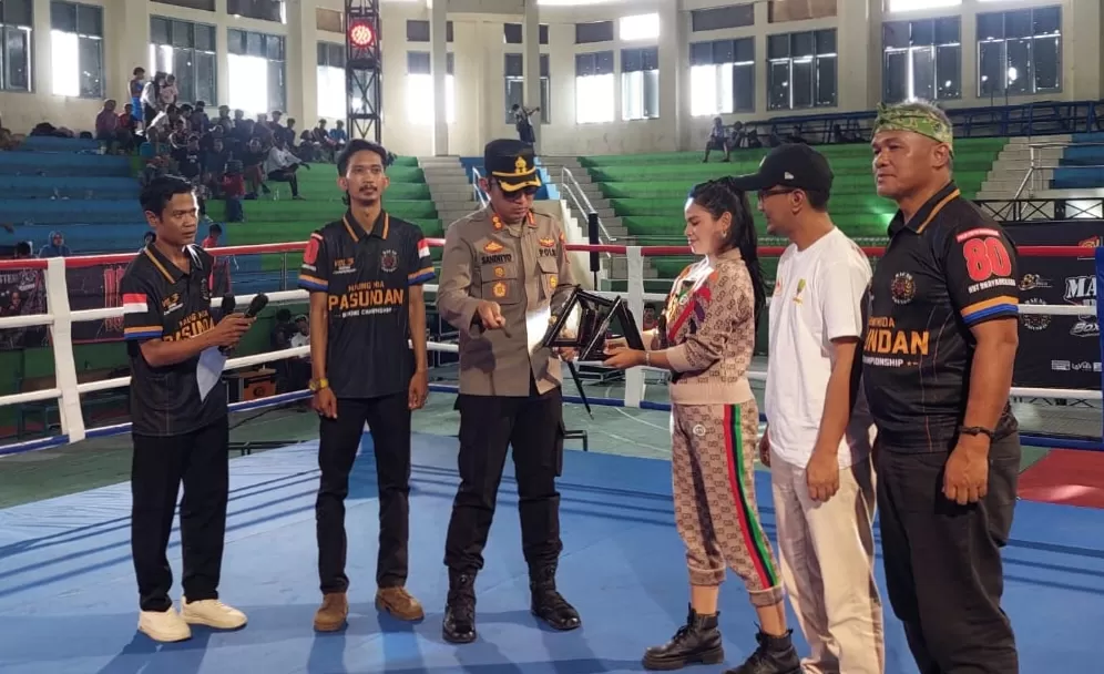 Pembukaan Oleh Kapolres Sumedang, AKBP Sandityo Mahardika Pada Gelaran Maung Muda Pasundan Boxing Championship Vol. 3 (Foto : Istimewa) 