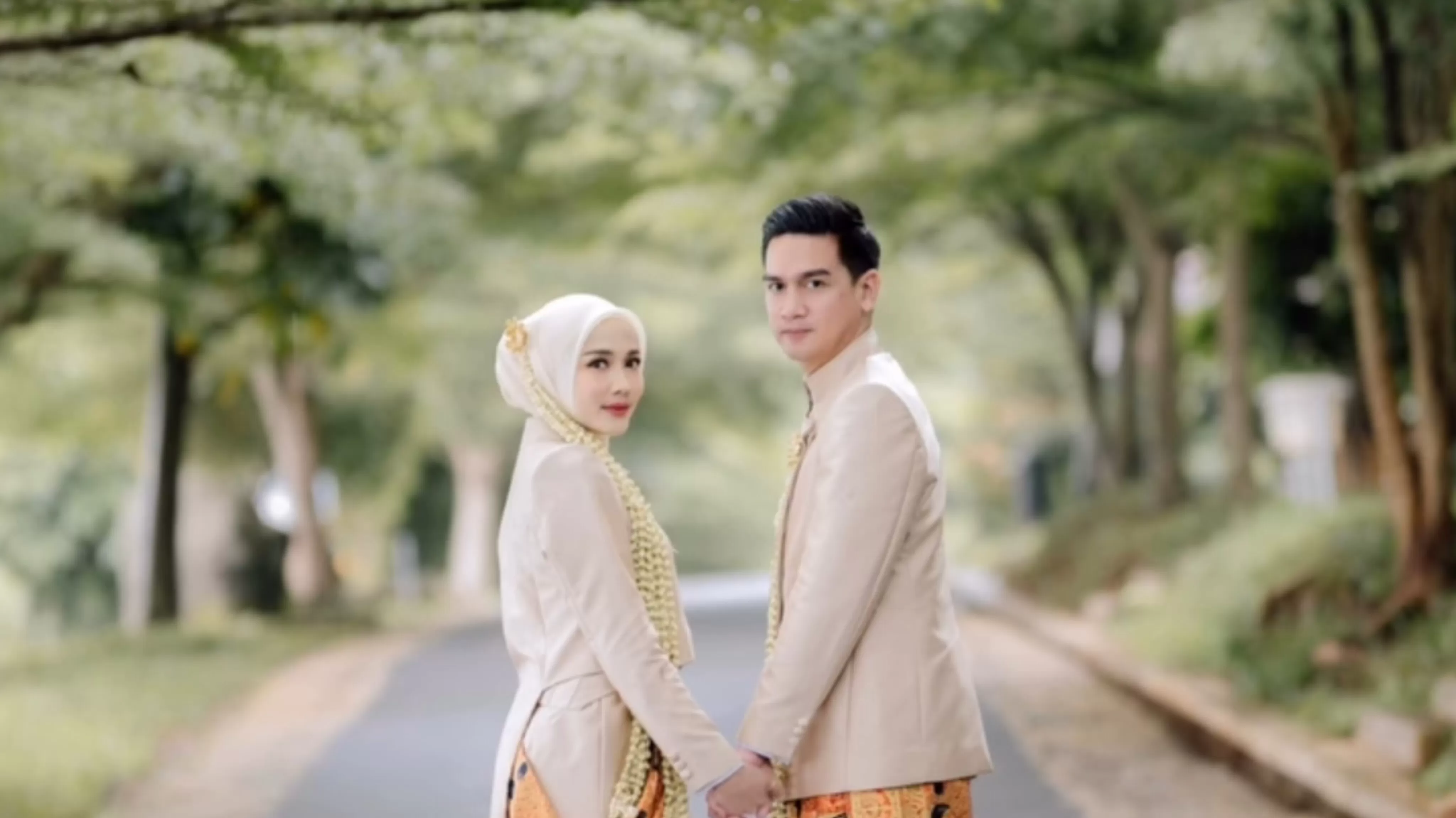 Momen prewedding Wakil Bupati Sumedang Fajar Aldila bersama sang istri. (Foto : Dok. Astria Dita O)