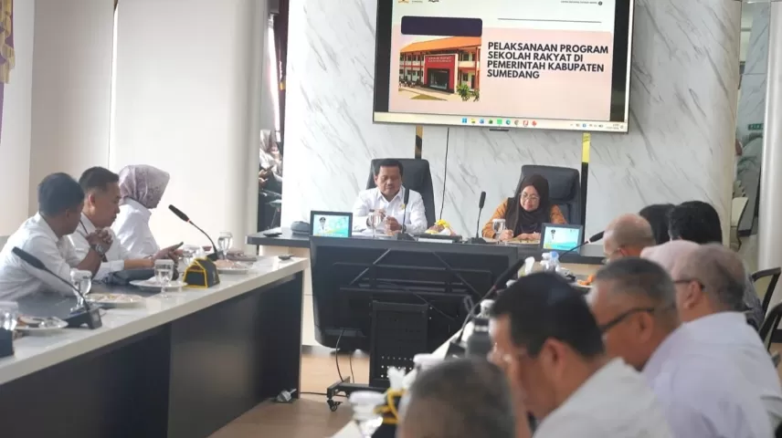 Momen rapat pemaparan Bupati Sumedang di dampingi Sekda Sumedang. (Foto:istimewa) 