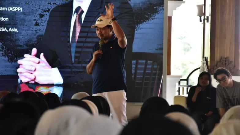 Bupati Dony Ahmad Munir saat memberikan pemaparan di pendopo PPS, Jumat pagi. (Foto: Istimewa) 