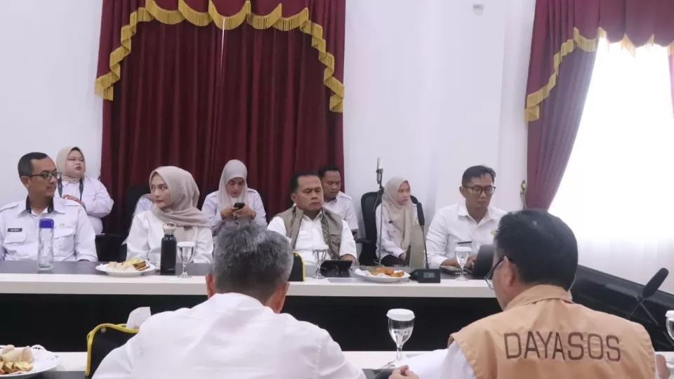 Potret rapat di Ruang Rapat Bupati, Pusat Pemerintahan Sumedang, Rabu (29/7/2026). (Foto:Istimewa) 