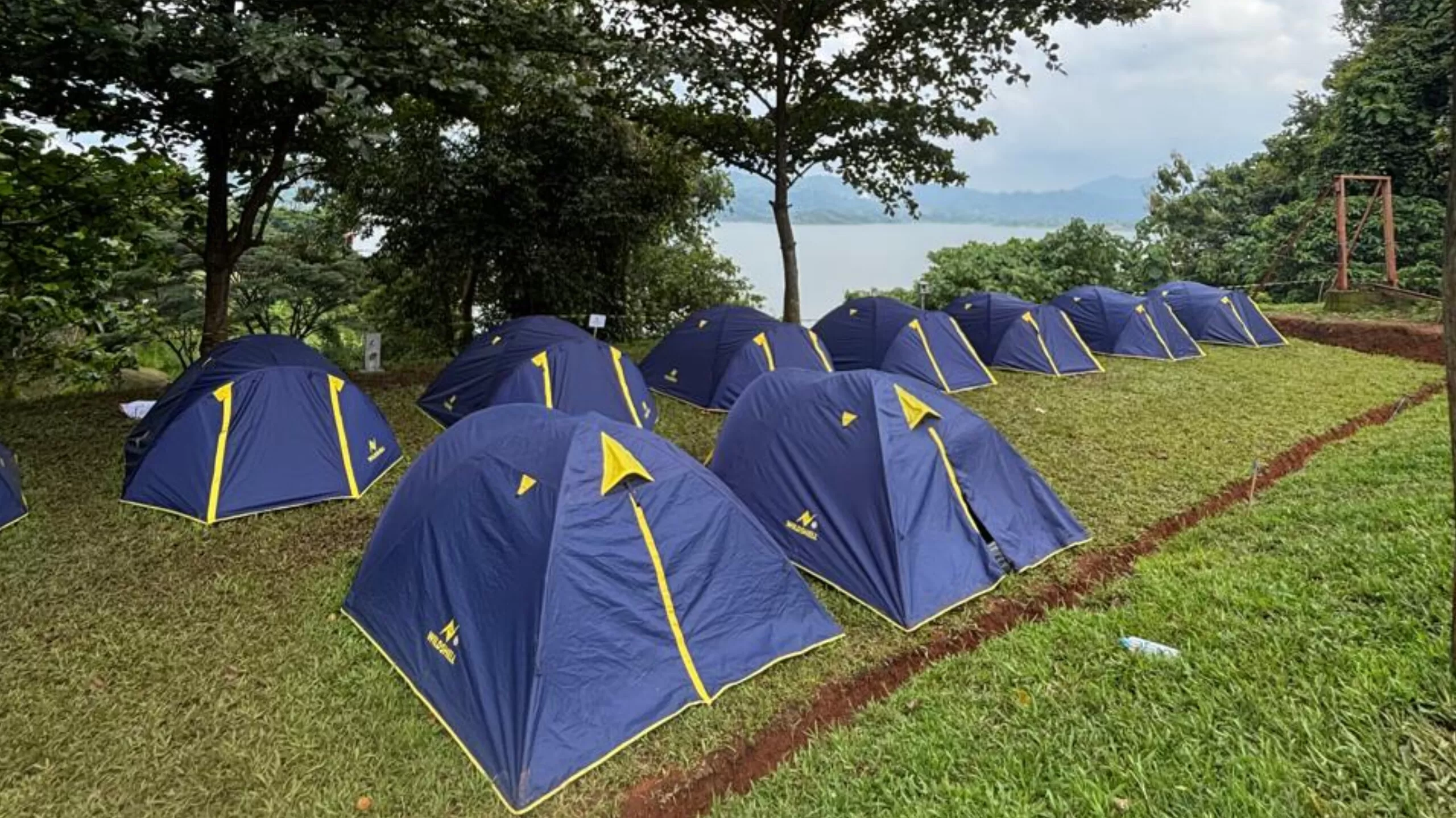 Area Camping Ground di kawasan wisata Tanjung Duriat pesisir waduk Jatigede. (Foto : Istimewa)