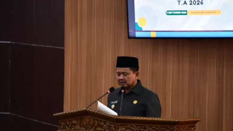 Bupati Sumedang Dony Ahmad Munir saat penyampaian laporanya pada Raperda 2026. Rabu (09/09/2026). (Foto-Ist) 