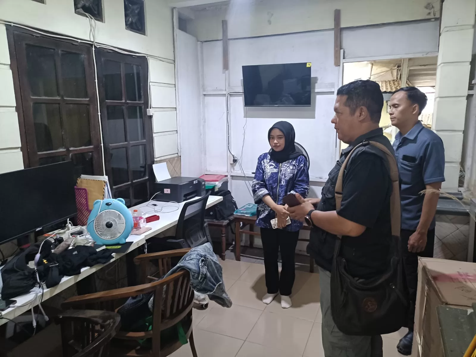 Kondisi lokasi penggelapan barang toko di wiilayah Jalan Wonosari, Piyungan, Bantul, DIY, pada Jumat (2/10/2026). (Polres Bantul)