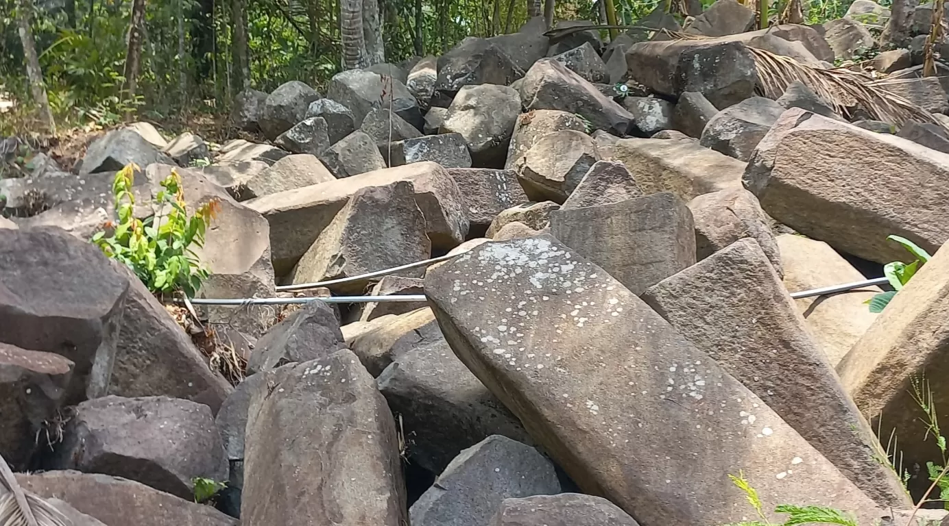 Situs Batu Sanghiyang di Desa Nagrak Kecamatan Buahdua Kabupaten Sumedang (Foto : Istimewa) 