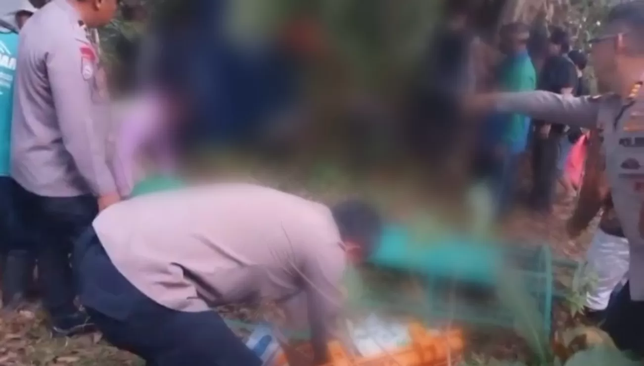 Tim Inafis Polres Sumedang saat Evakuasi Jenazah di Tanjungsari (Foto : Istimewa) 