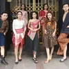 Kreatif! Meriahkan HUT Jabar ke 77, Digelar Street Fashion Photoshoot Tema Batik Nusantara