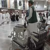 Info Haji 2023: Jemaah Haji Diimbau Pakai Jasa Kursi Roda Resmi di Masjidil Haram, Ini Alasannya!