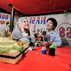 Atta Halilintar Rayakan Ulang Tahun Sang Istri Aurel Hermansyah di Warung Pecel Ayam