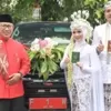 Unik Menggunakan Mobil Dinas F1 Bupati Cianjur Jadi Saksi Nikah Gratis Perdana Pasangan Gagam-Mia